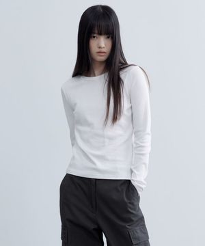 우먼즈 슬림 크루 넥 긴소매 티셔츠 [화이트]