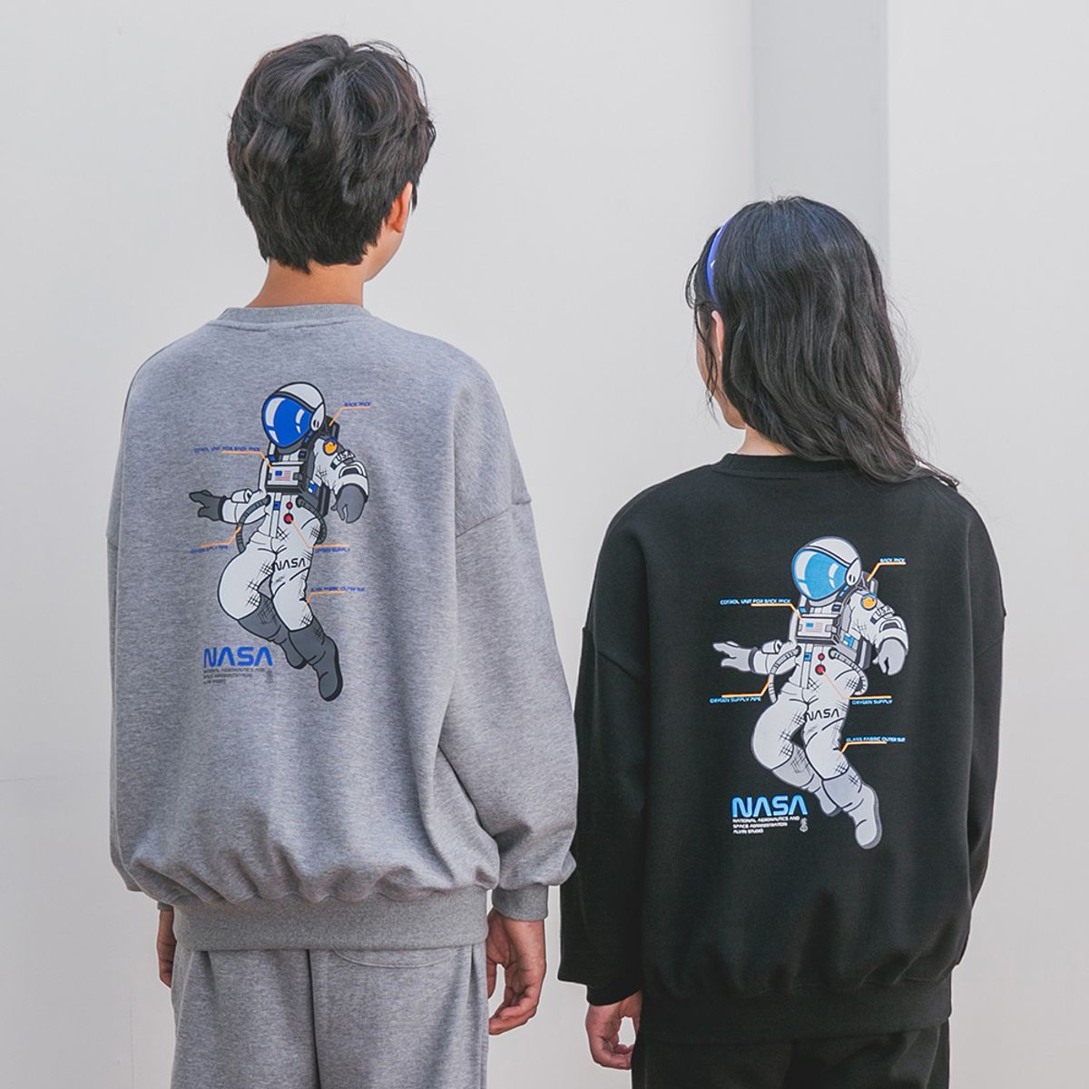 앨빈클로 주니어(ALVINCLO JUNIOR) NASA 우주민 맨투맨 J2652 2컬러