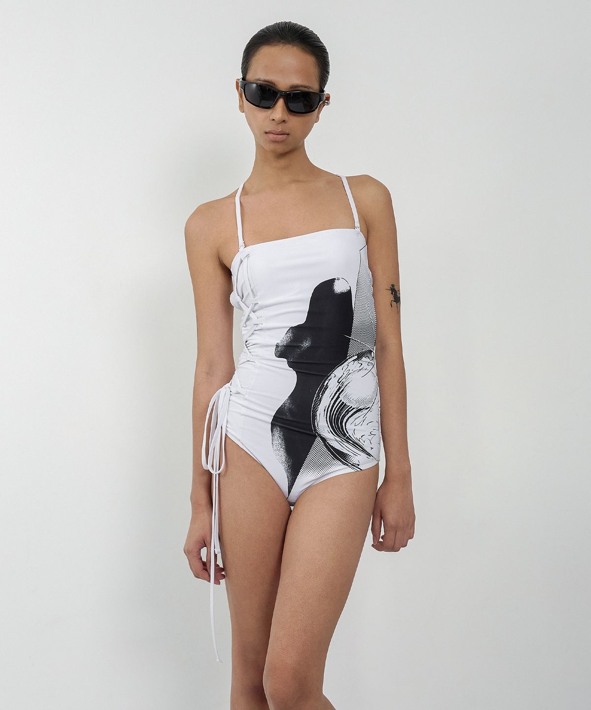 나체(NACHE) COSMIC SWIM SUIT WHITE