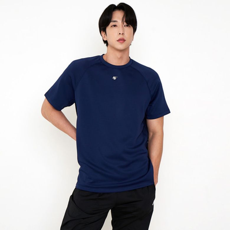 베이직 퍼포먼스 반팔 티셔츠 (네이비)