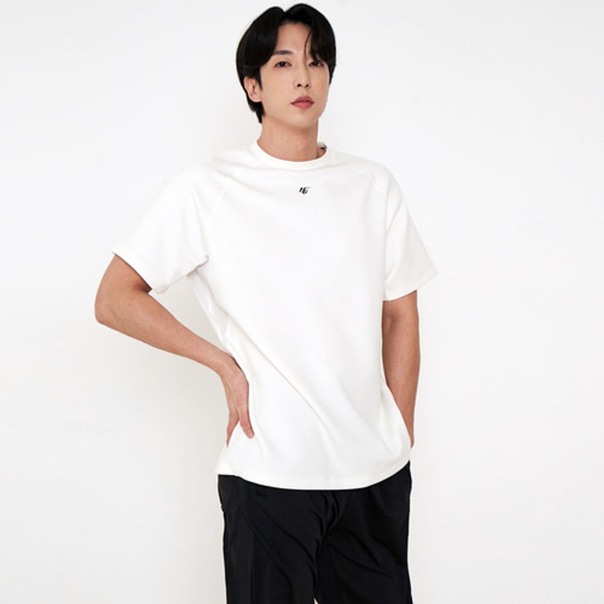 하이골드(HIGOLD) 베이직 퍼포먼스 반팔 티셔츠 (화이트)