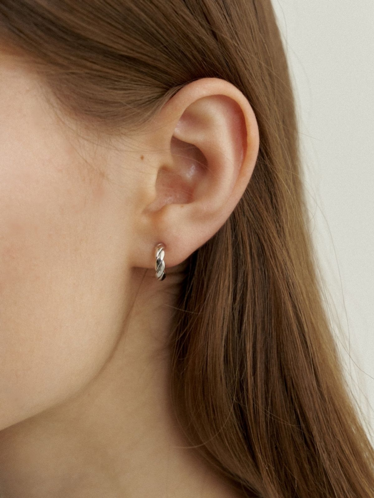 러브미몬스터(LOVE ME MONSTER) Mini Twisted Ring Earrings