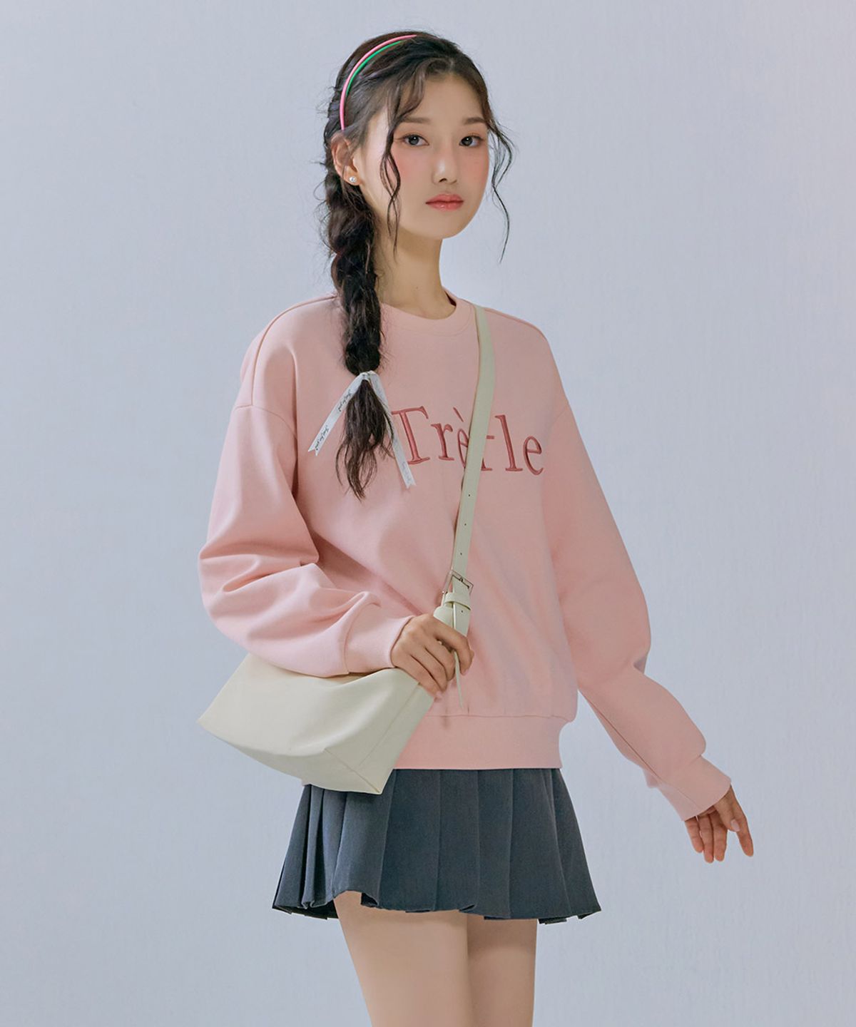 체이스컬트(CHASECULT) 여성 엠보 자수 포인트 맨투맨-CERG5165B0Z