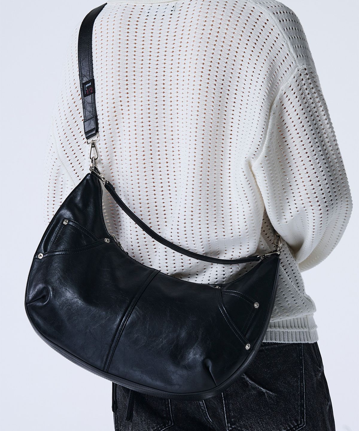 메종미네드(MAISON MINED) LEATHER SADDLEBAG BLACK