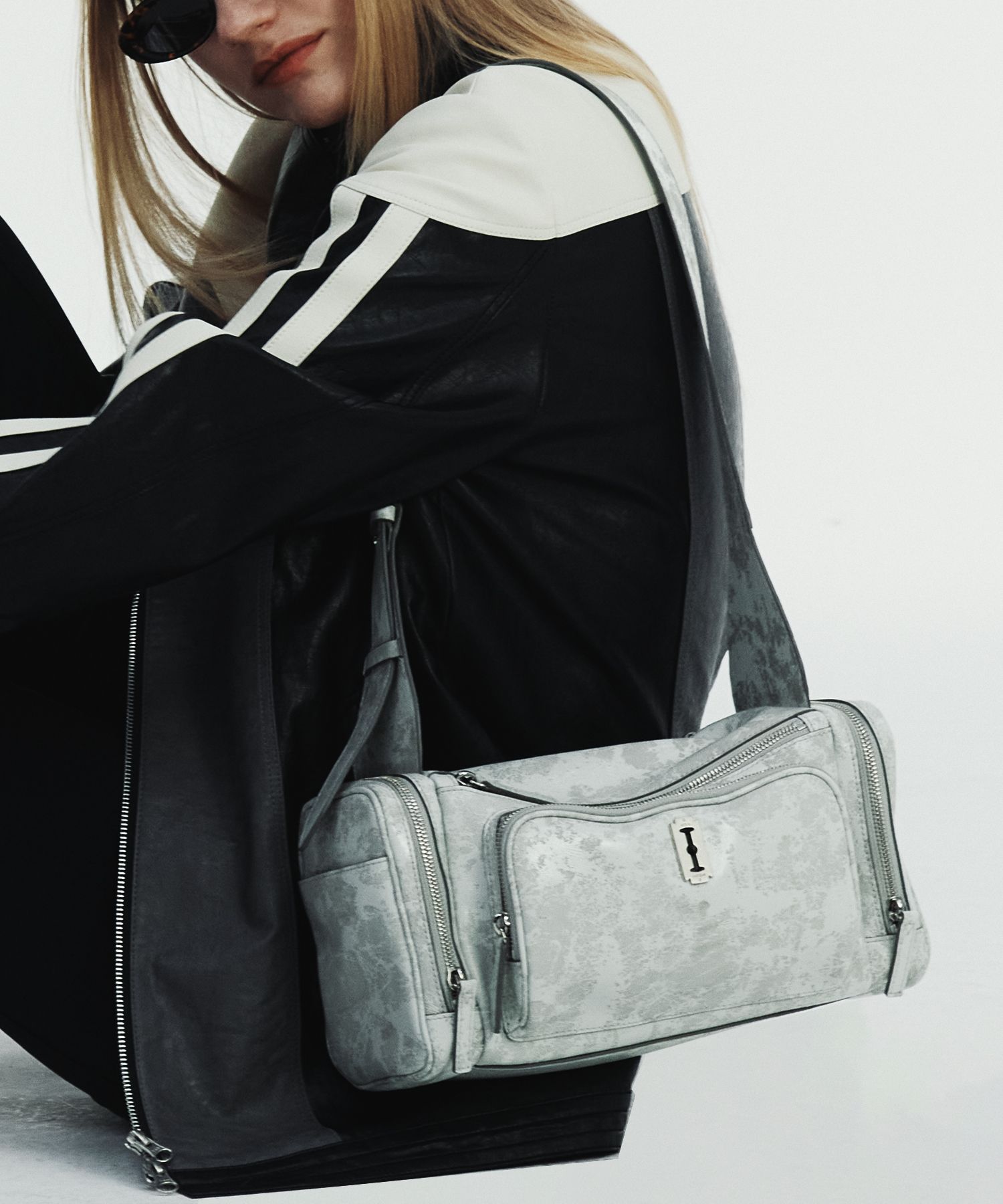 MUSINSA | VUNQUE Perfec Multi Pocket Shoulder M Beige