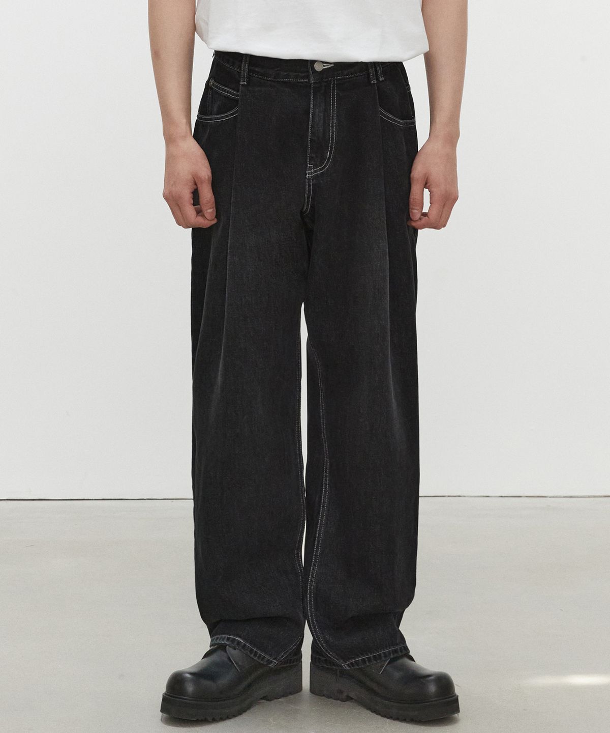 데케트(DECET) Deep Pleats Wide Jeans DCPT030Black