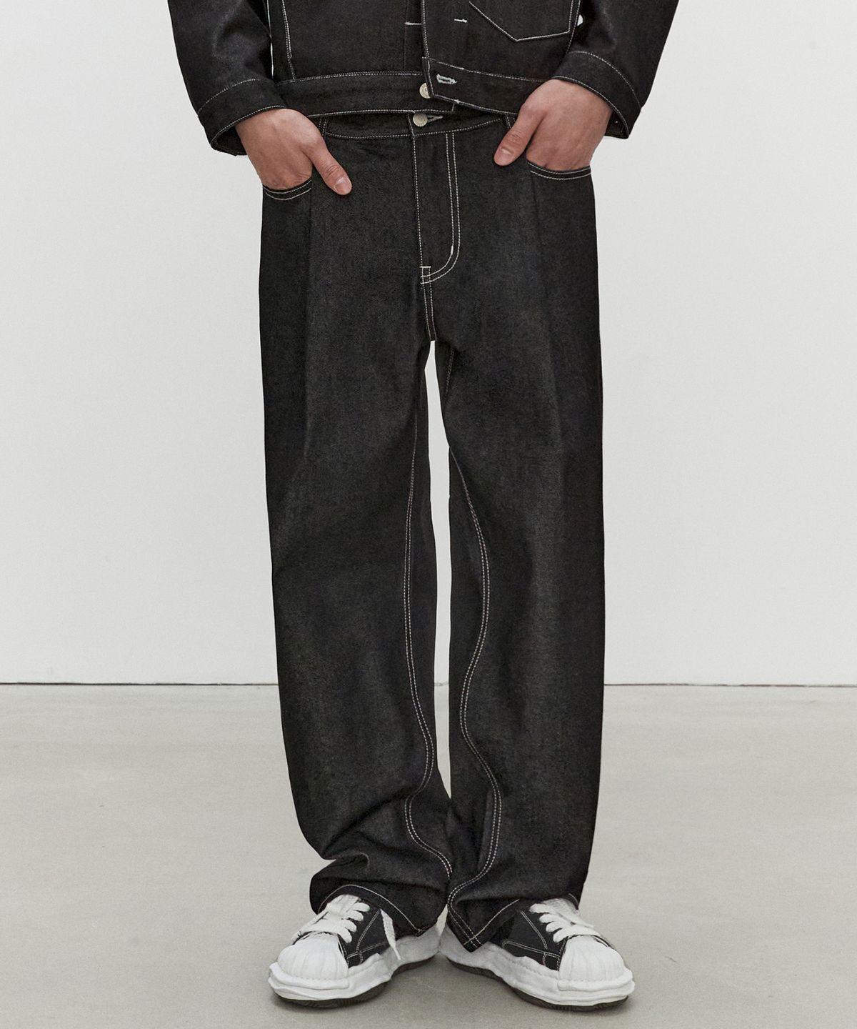 데케트(DECET) Deep Pleats Wide Jeans DCPT030CPBlack