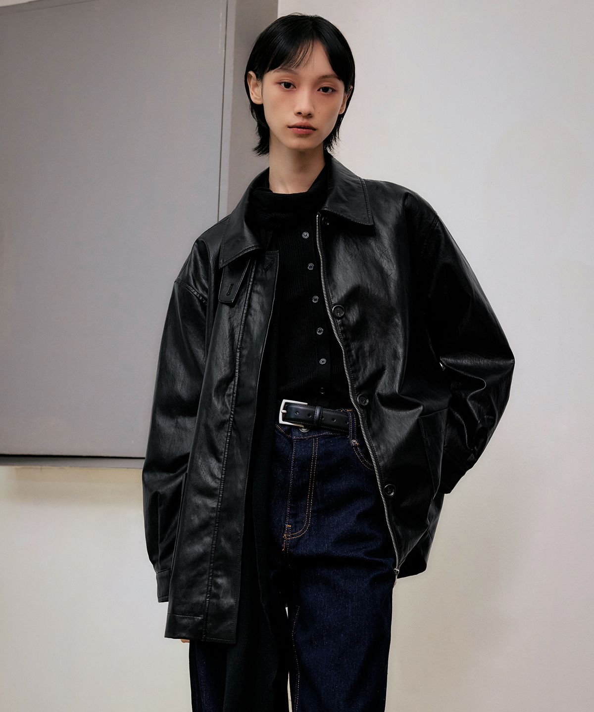 레프트서울(LEFTSEOUL) 신세틱 레더 하프 자켓 [블랙]