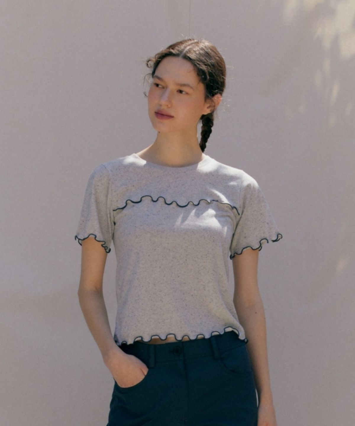 어나우트(UNNOUT) WAVE LINE COOKIE T-SHIRT - CHARCOAL