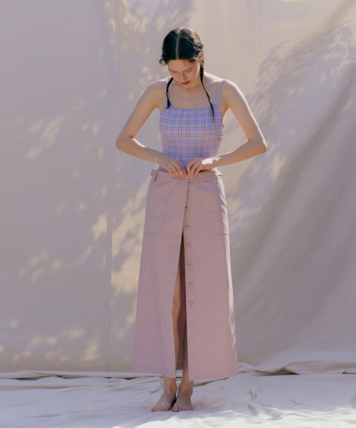 어나우트(UNNOUT) BUTTON DOWN MAXI SKIRT - PINK