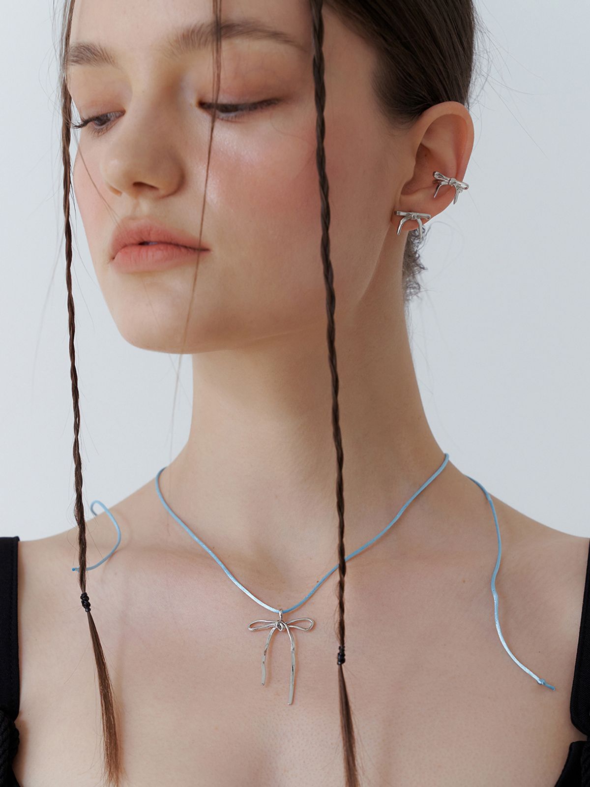 리엔느와르(leeENoir) Romance Ribbon String Necklace (SKYBLUE)