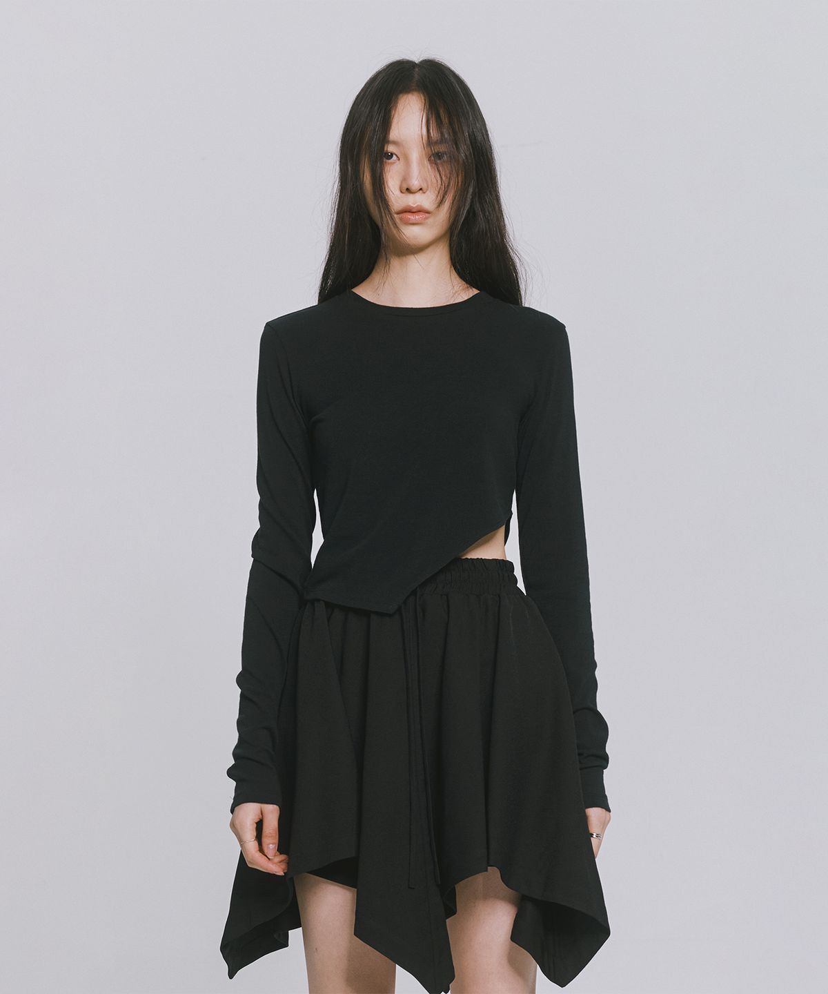 모노포비아(MONOPHOBIA) SIDE CUTTING LONG SLEEVE BLACK