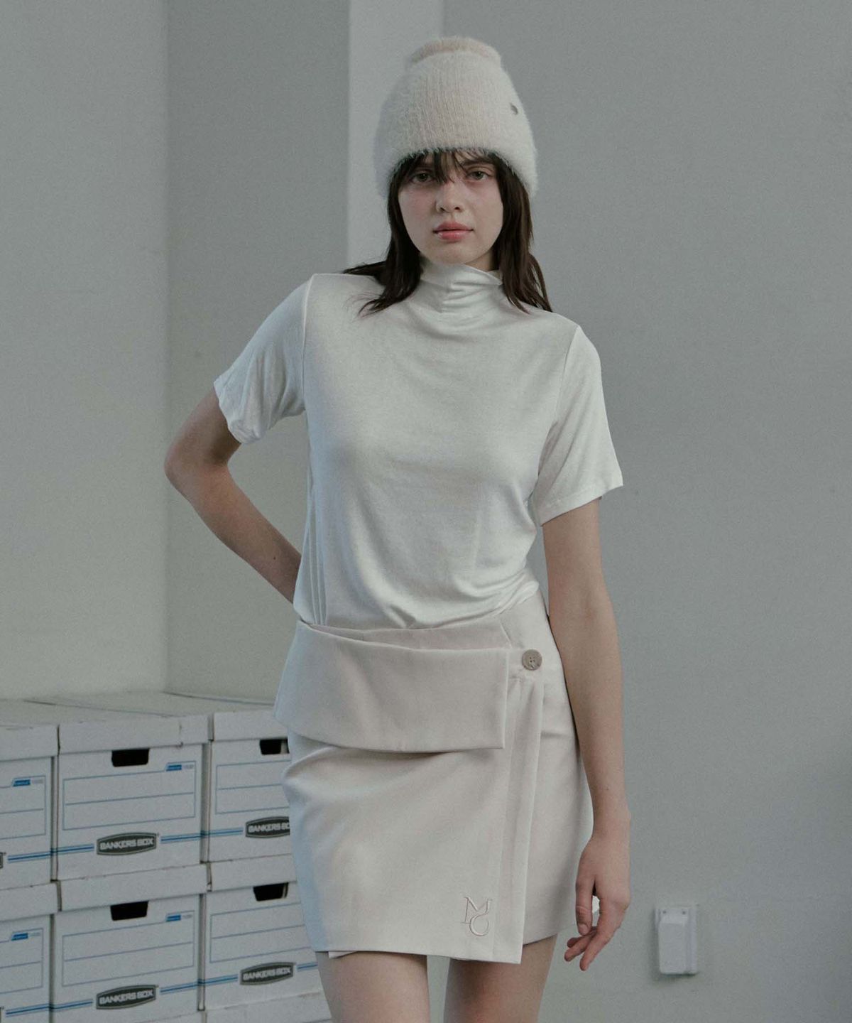 무아르모아(MOIREMOA) low rise wrap skirt - beige