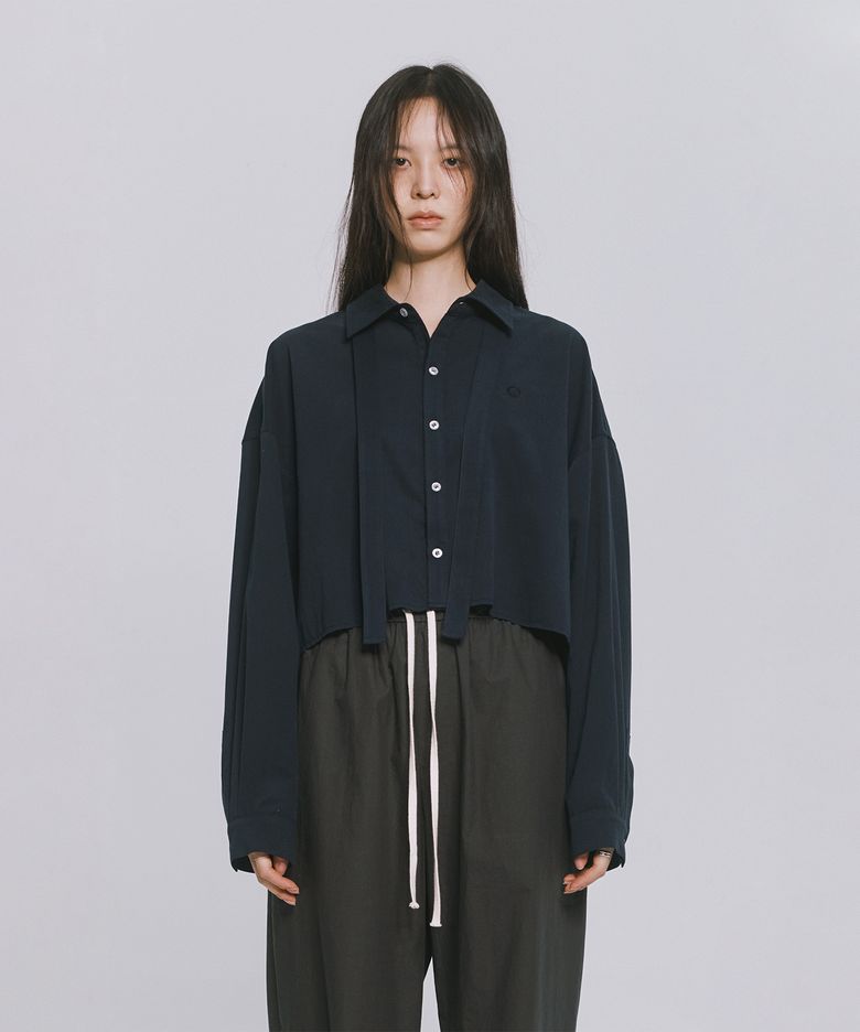 STRAP TIE NECK CROP BLOUSE NAVY