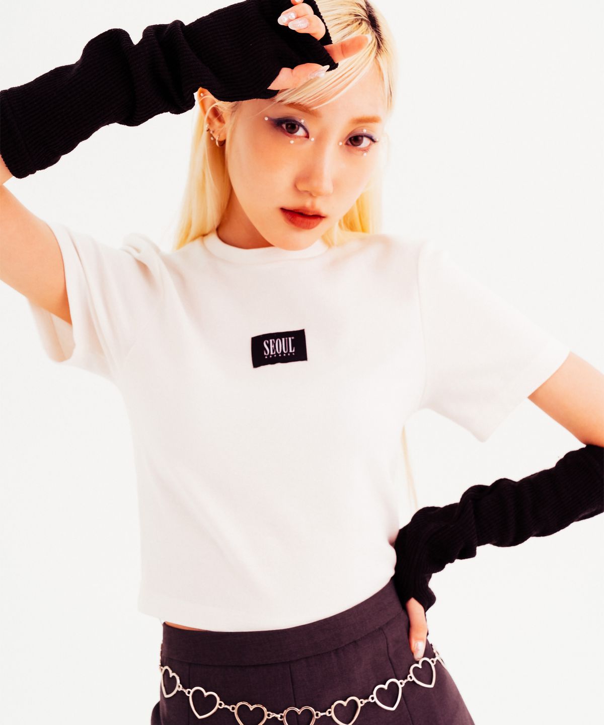 서울어패럴(SEOUL APPAREL) 라벨 포인트 크롭티 (화이트)