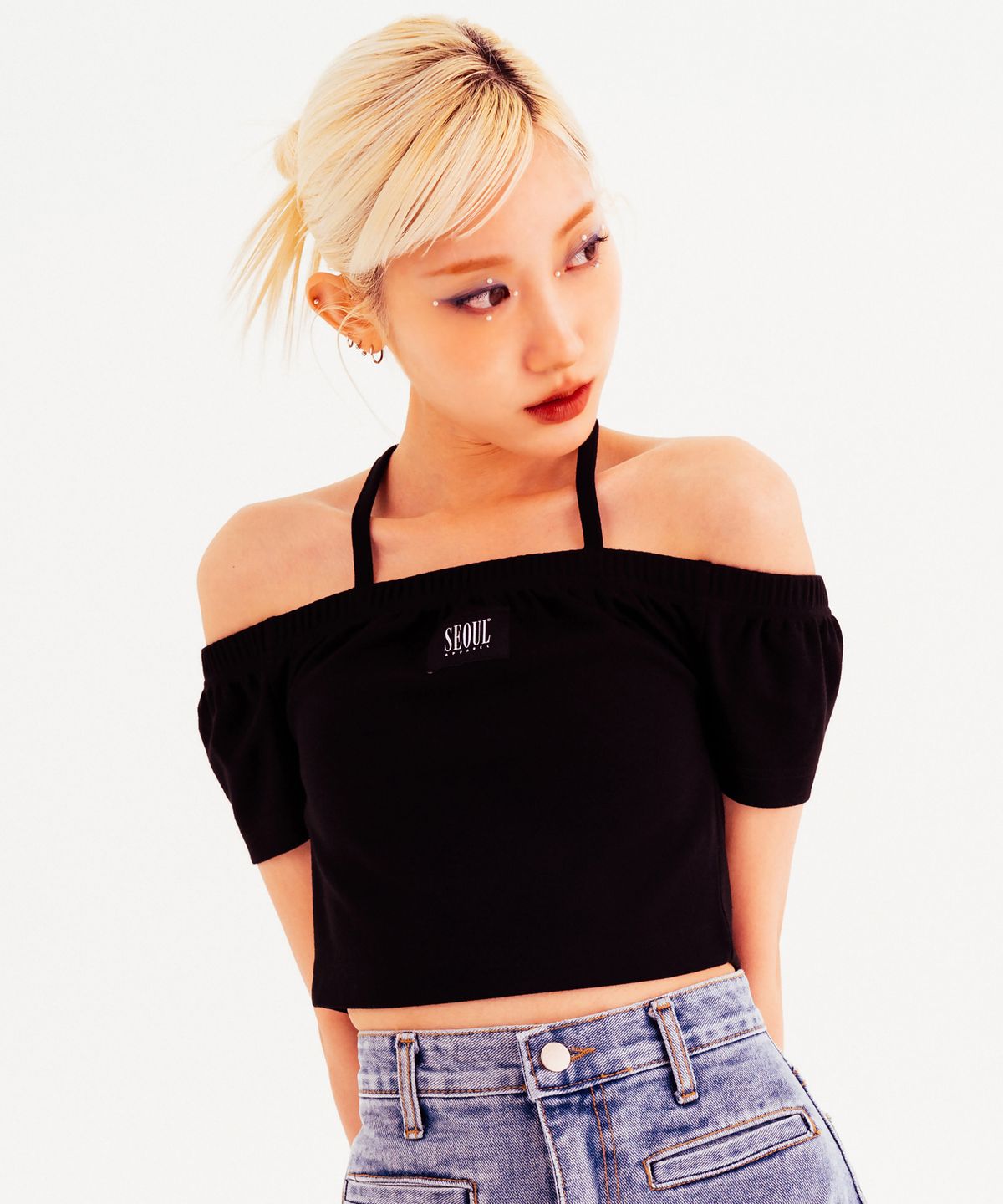 서울어패럴(SEOUL APPAREL) 로프 포인트 오프숄더 크롭티 (블랙)