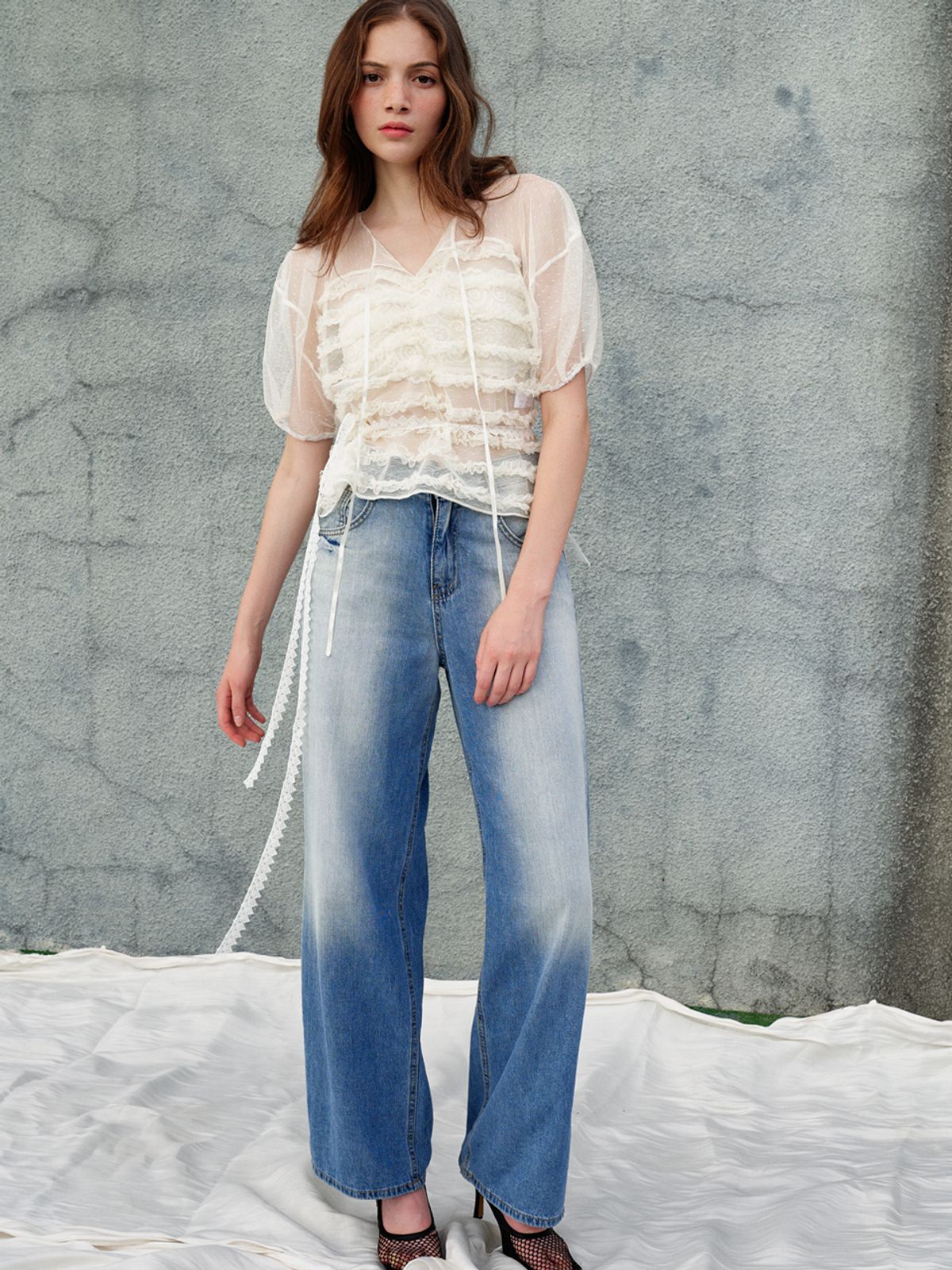 쏘리, 투 머치 러브(SORRY, TOO MUCH LOVE) Sweet Heart Lace Frill Blouse_Cream