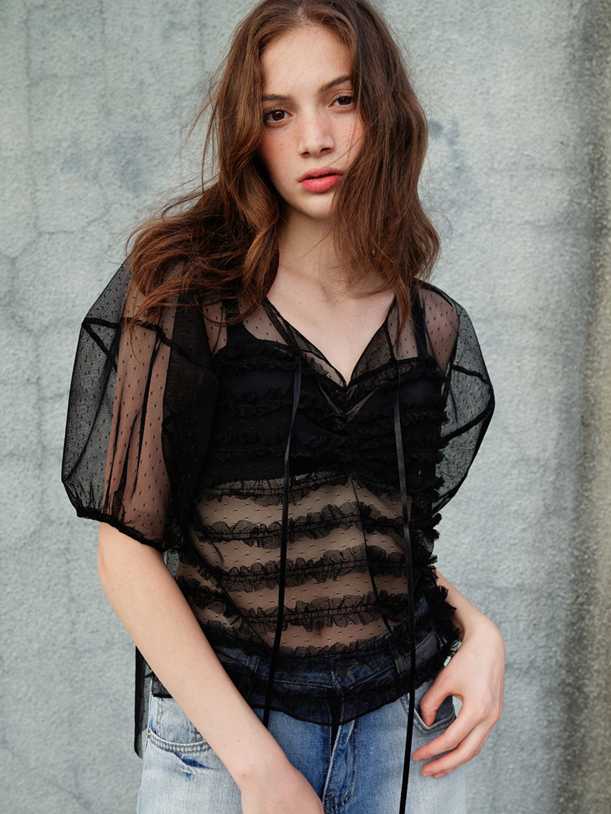 쏘리, 투 머치 러브(SORRY, TOO MUCH LOVE) Sweet Heart Lace Frill Blouse_Black