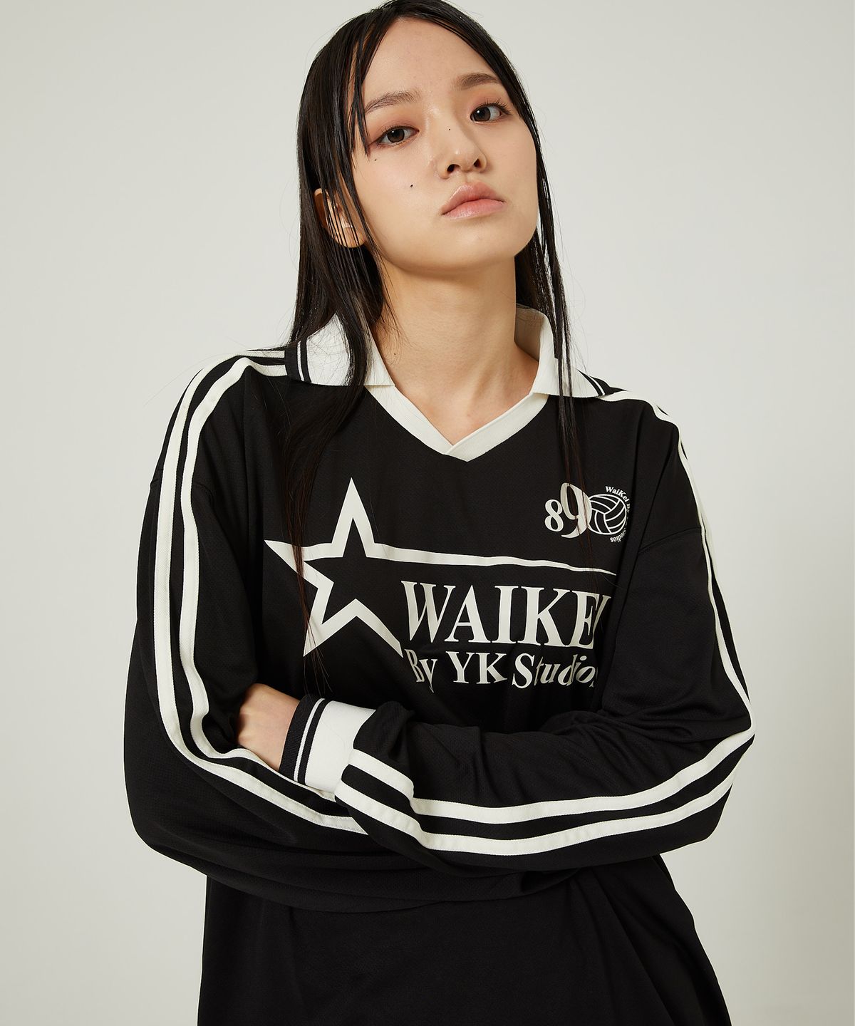 와이케이(WAIKEI) 스타 로고 카라 져지 롱슬리브 티셔츠 블랙