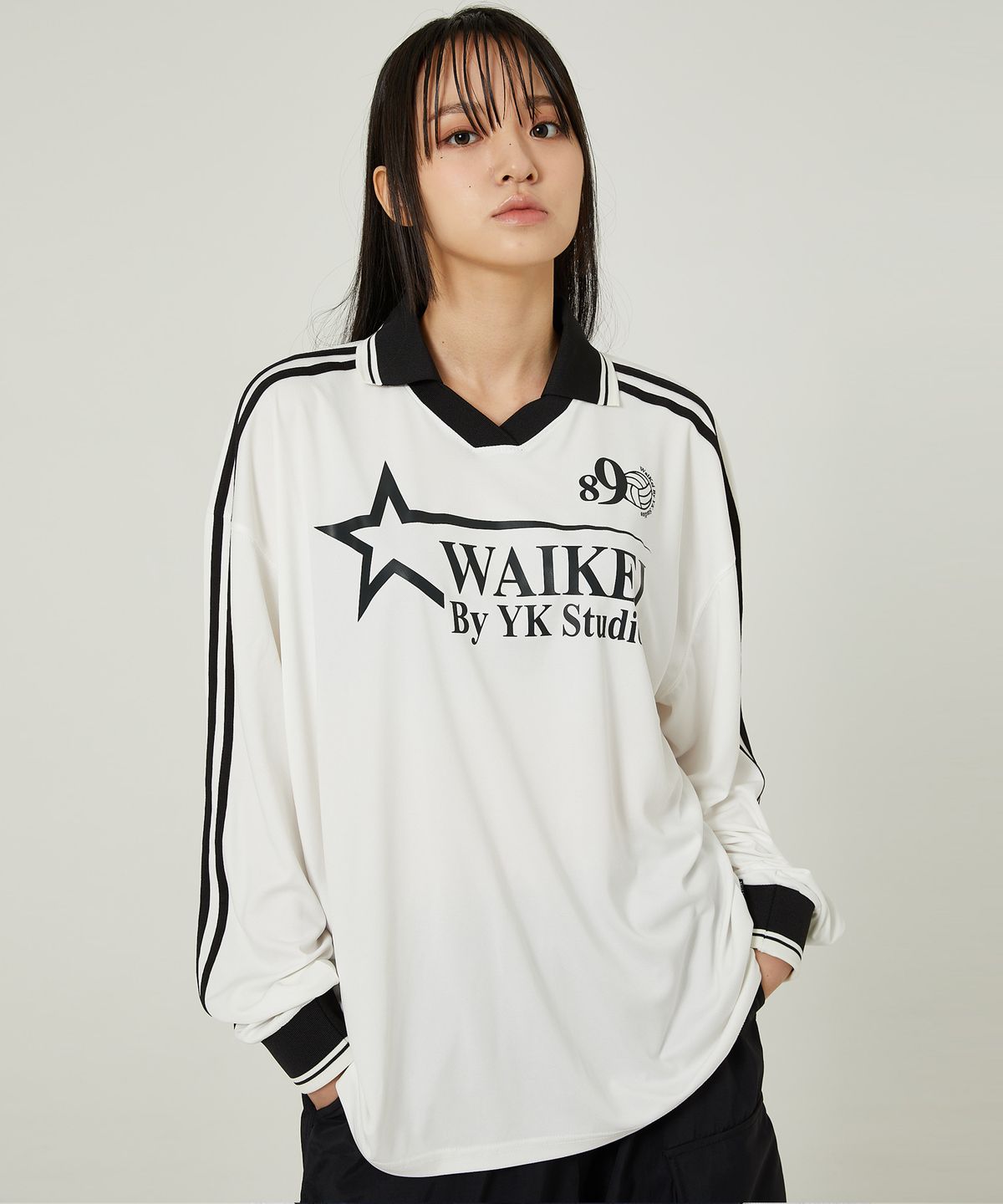 와이케이(WAIKEI) 스타 로고 카라 져지 롱슬리브 티셔츠 오프화이트