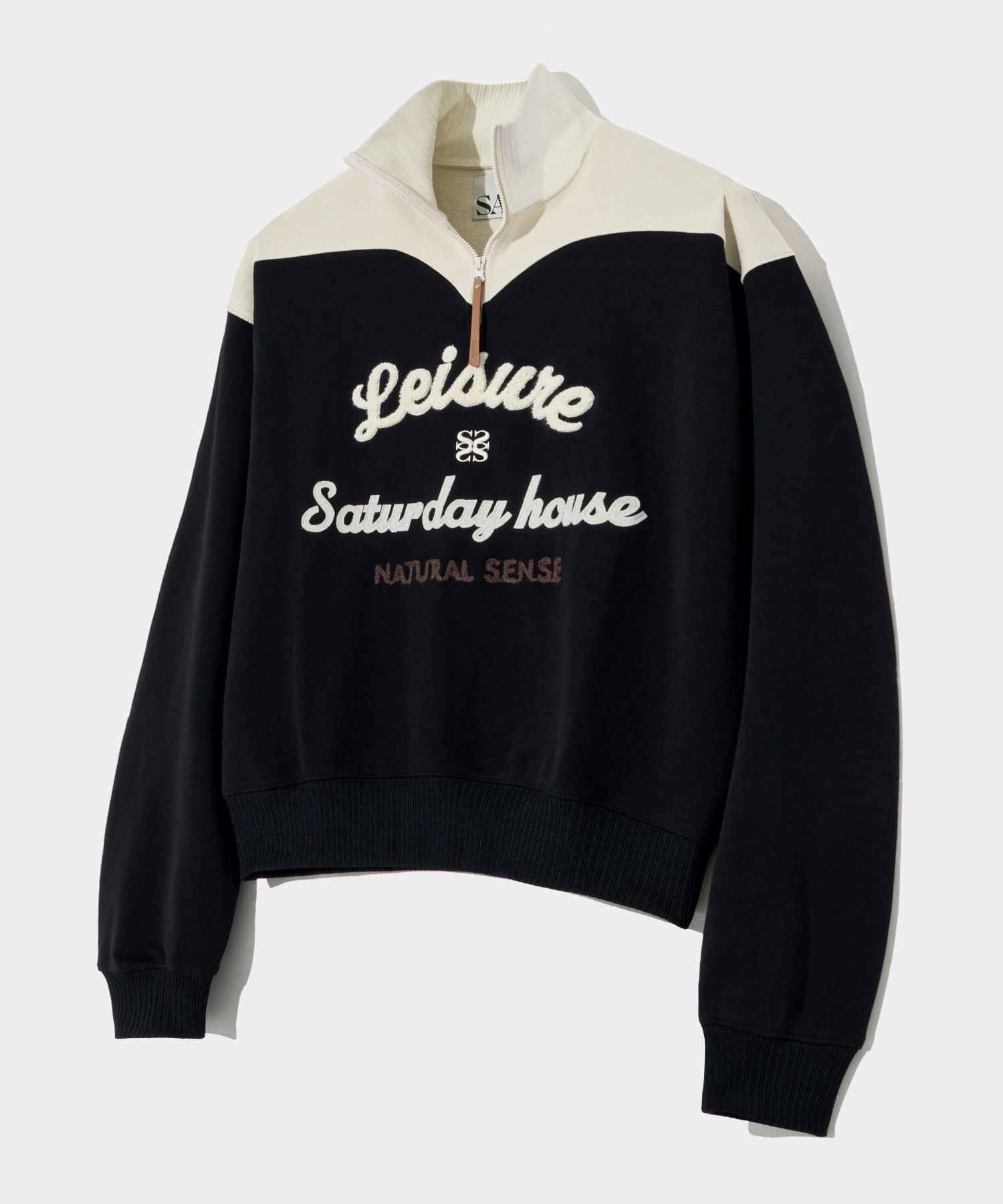 ★韓国の人気★【SATUR】★Classic Logo Basic Sweatshirt.s★ ☆韓国の人気☆【SATUR】☆Classic Logo Basic Sweatshirt.s☆