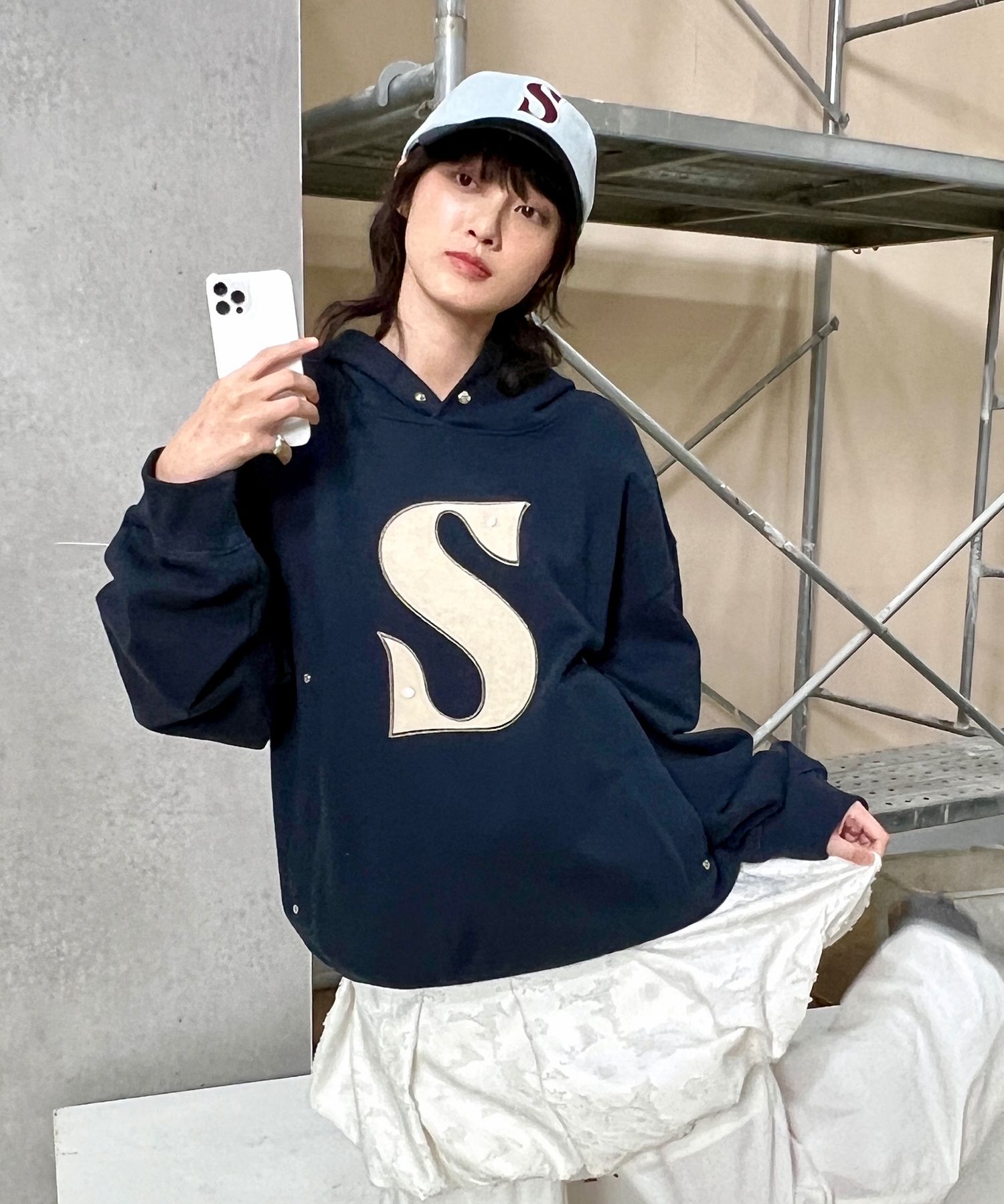 ★人気★【SATUR】★Rivet Applique Pocket Logo Hoodi.e★ MUSINSA | SATUR Rivet Appliqué Pocket Logo Hoodie Classic Green