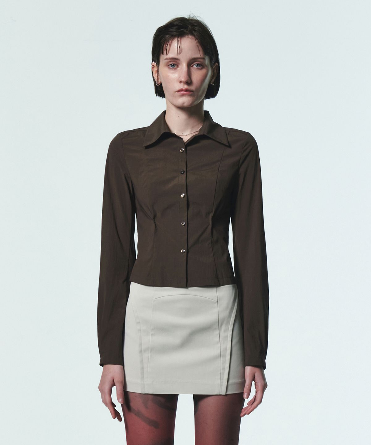 커렌트(CURRENT) PINTUCK DETAIL FITTED SHIRT [BROWN]
