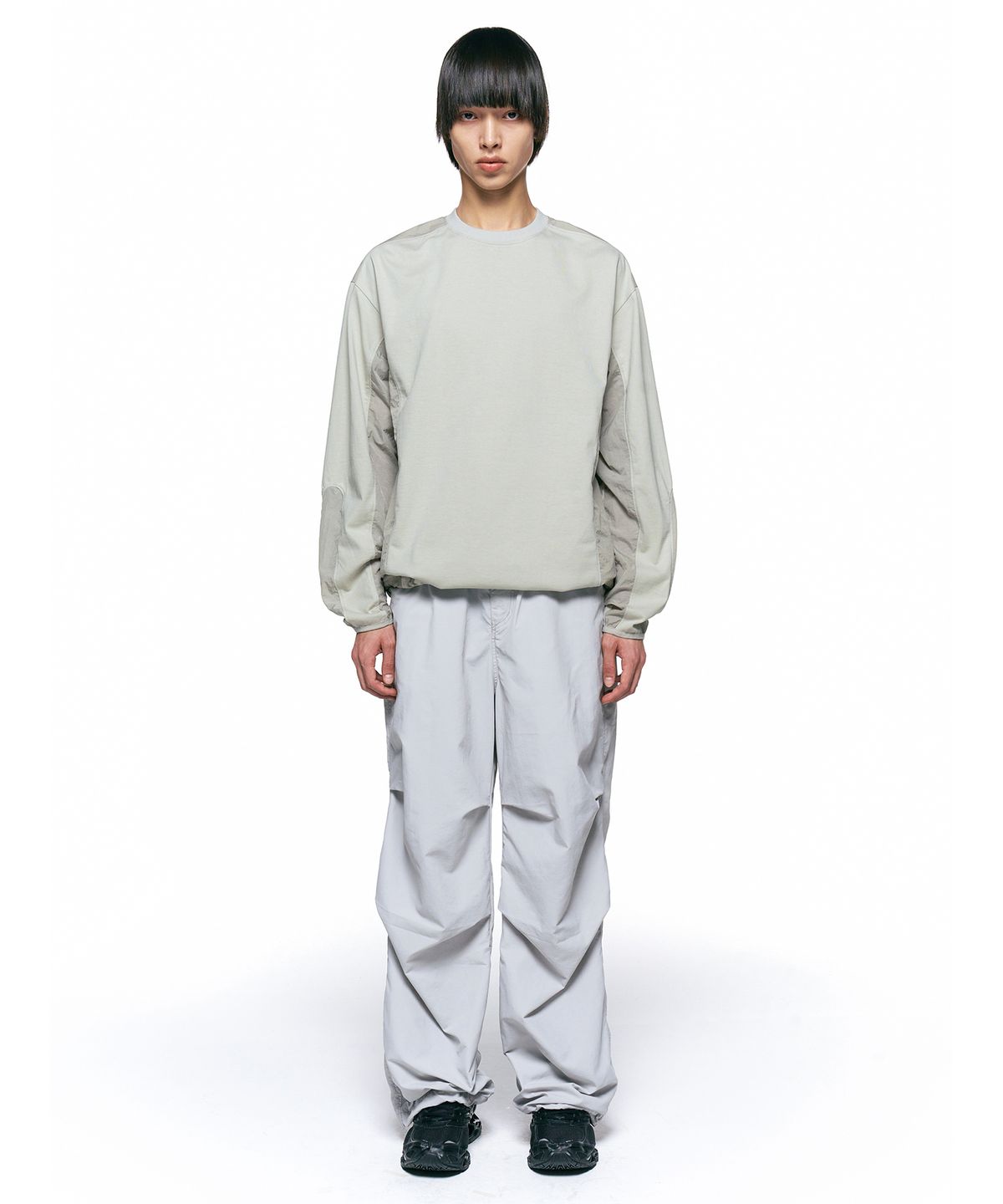 인사일런스(INSILENCE) 나일론 파라슈트 팬츠 LIGHT GREY