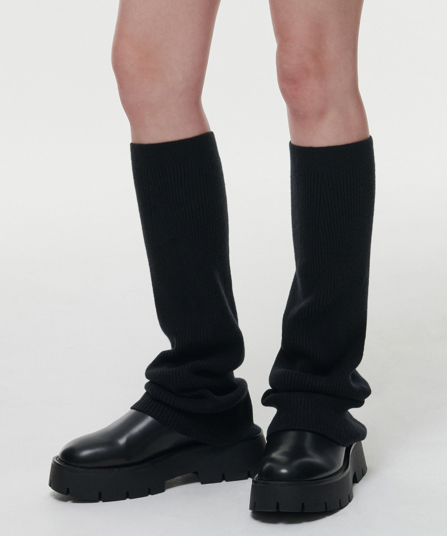 MISEKI SEOUL★韓国★人気★Knit leg warmer BLACK MUSINSA | MISEKI SEOUL Button knit leg warmer BLACK