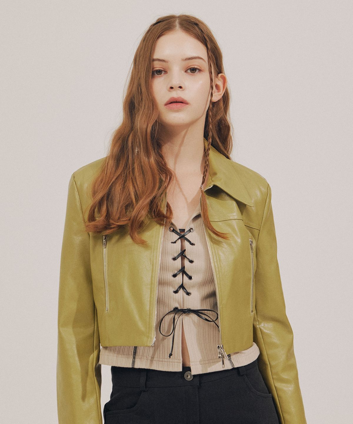 델리센트(DELICCENT) 크롭 투웨이 절개 레더자켓 [OLIVE GREEN]