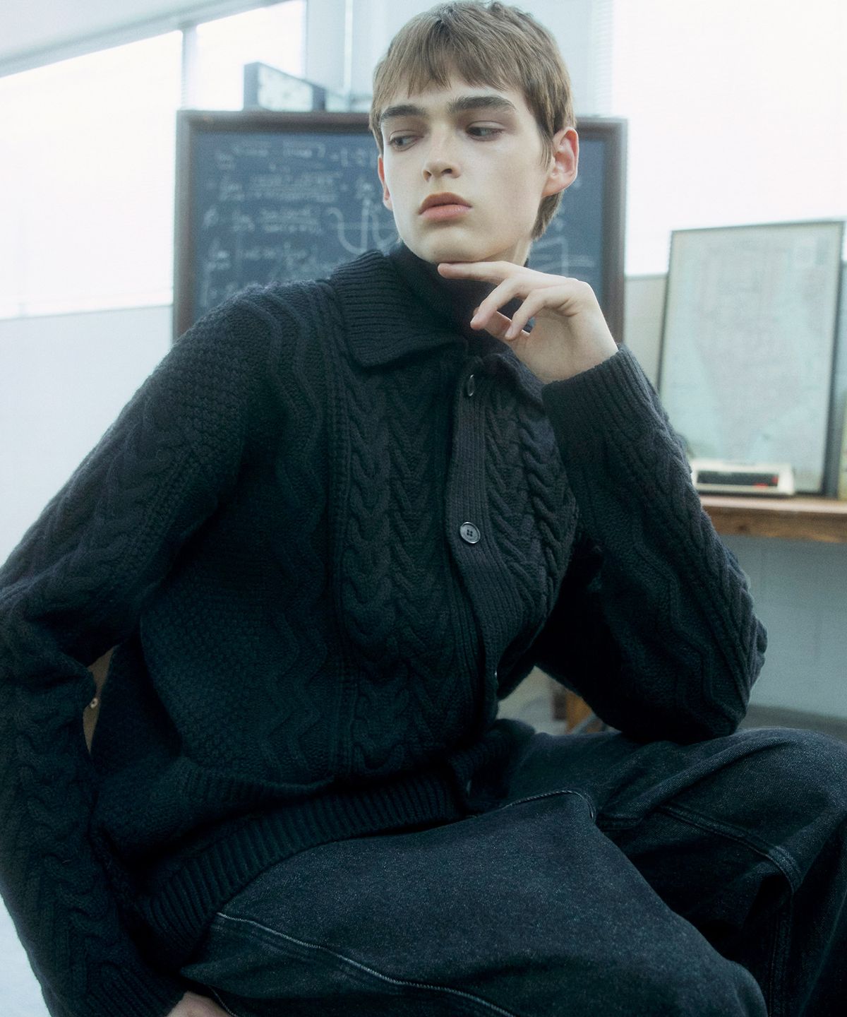 디써티원(DTHIRTYONE) Fisherman Cable Collar Cardigan_Black