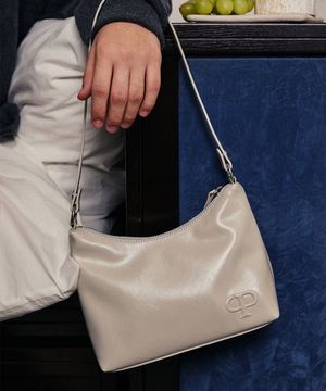 SPARKLING SQUARE HOBO BAG(CREAMY OYSTER)