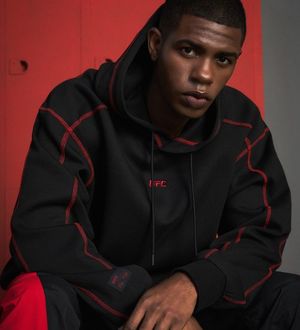 UFC 블레이즈 릴렉스핏 후드티 블랙 U2HDU3102BK