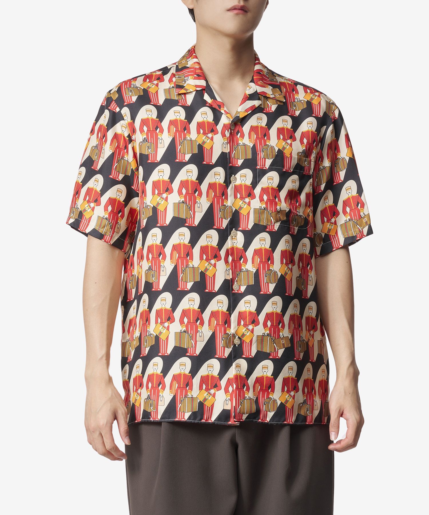 【グッチ（GUCCI）】ポーターグラフィックプリントシルク半袖シャツ MUSINSA公式 | GUCCI ポーターグラフィックプリントシルク半袖シャツ