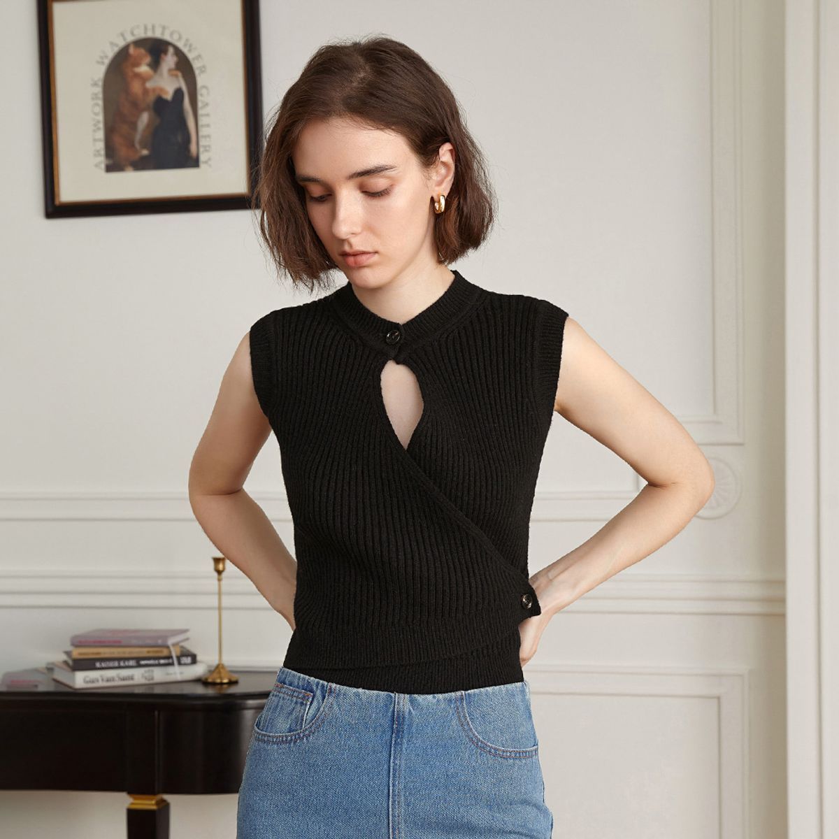 와이와이아이엠(YYIAM) YY_Diagonal cut out two button top