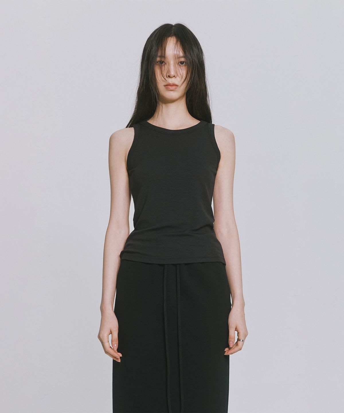 모노포비아(MONOPHOBIA) COTTON CROP SLEEVELESS BLACK