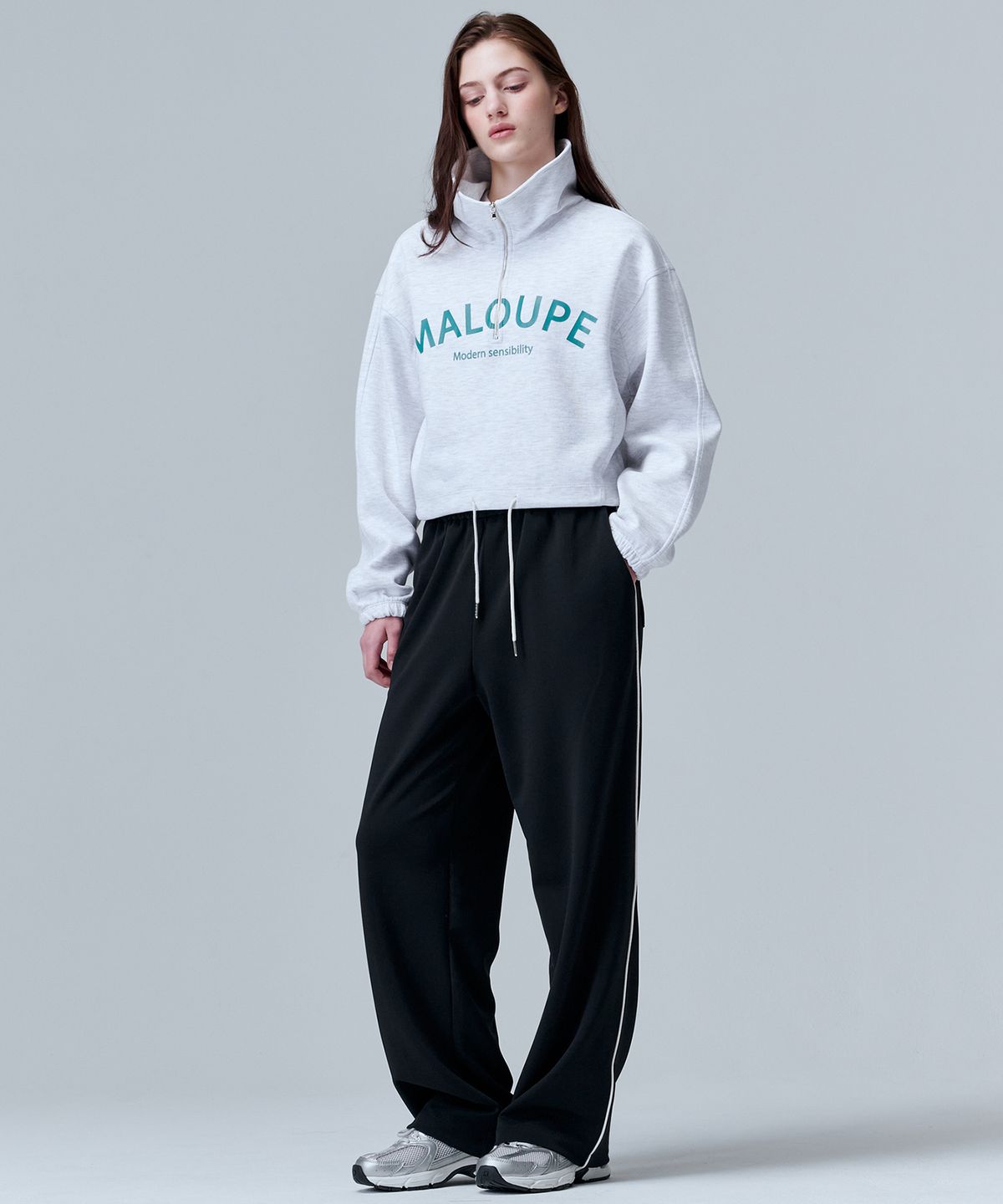 마롭(MALOUPE) 5302 아노락 크롭 스웻셔츠 (라이트 그레이)