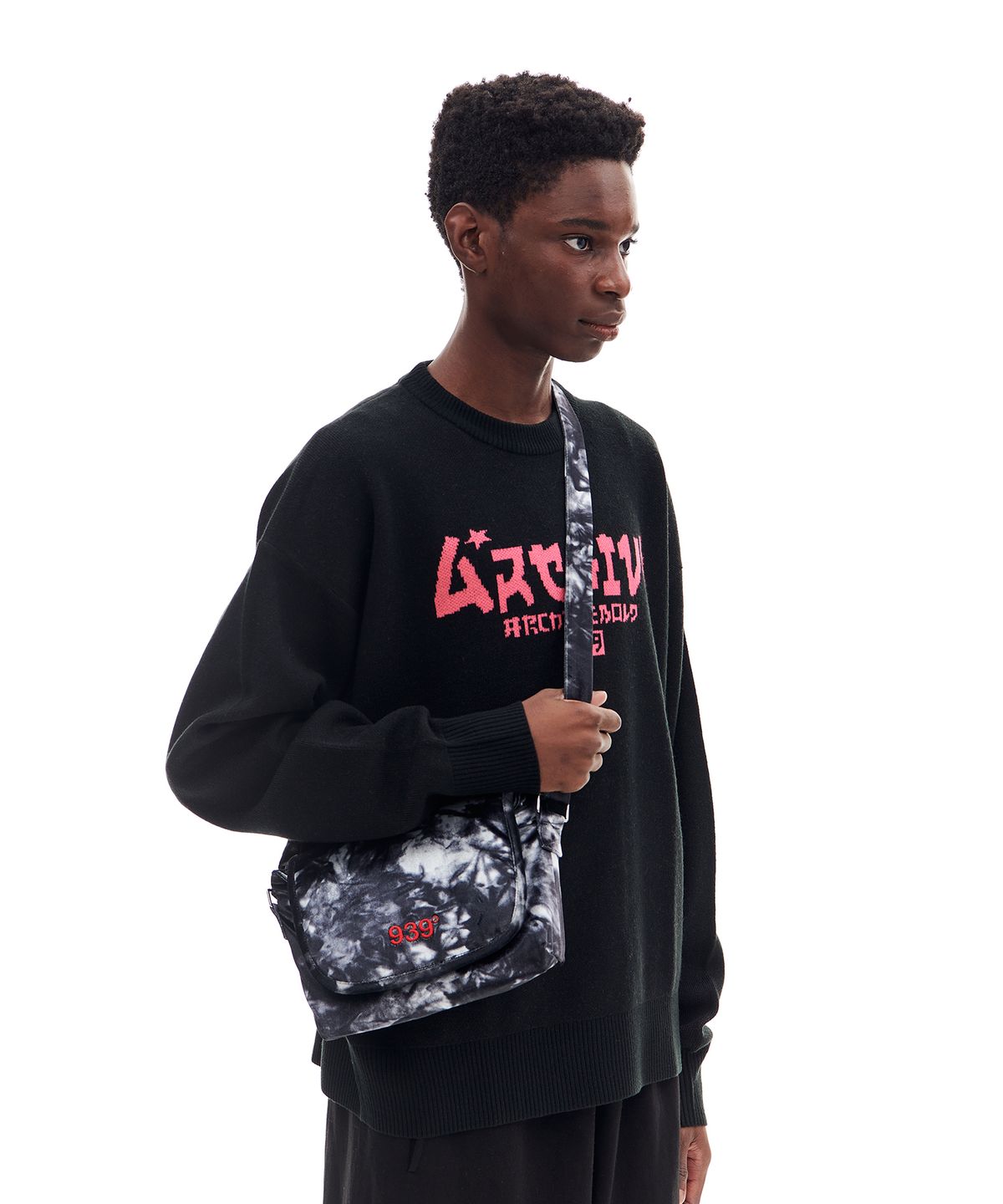 아카이브 볼드(ARCHIVE BOLD) 939 VELOUR CROSS BAG (BLACK)