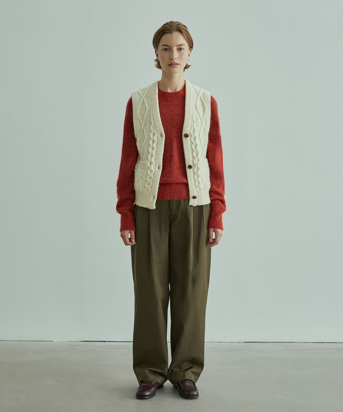유니폼브릿지(UNIFORM BRIDGE) two tuck chino pants(womens) khaki