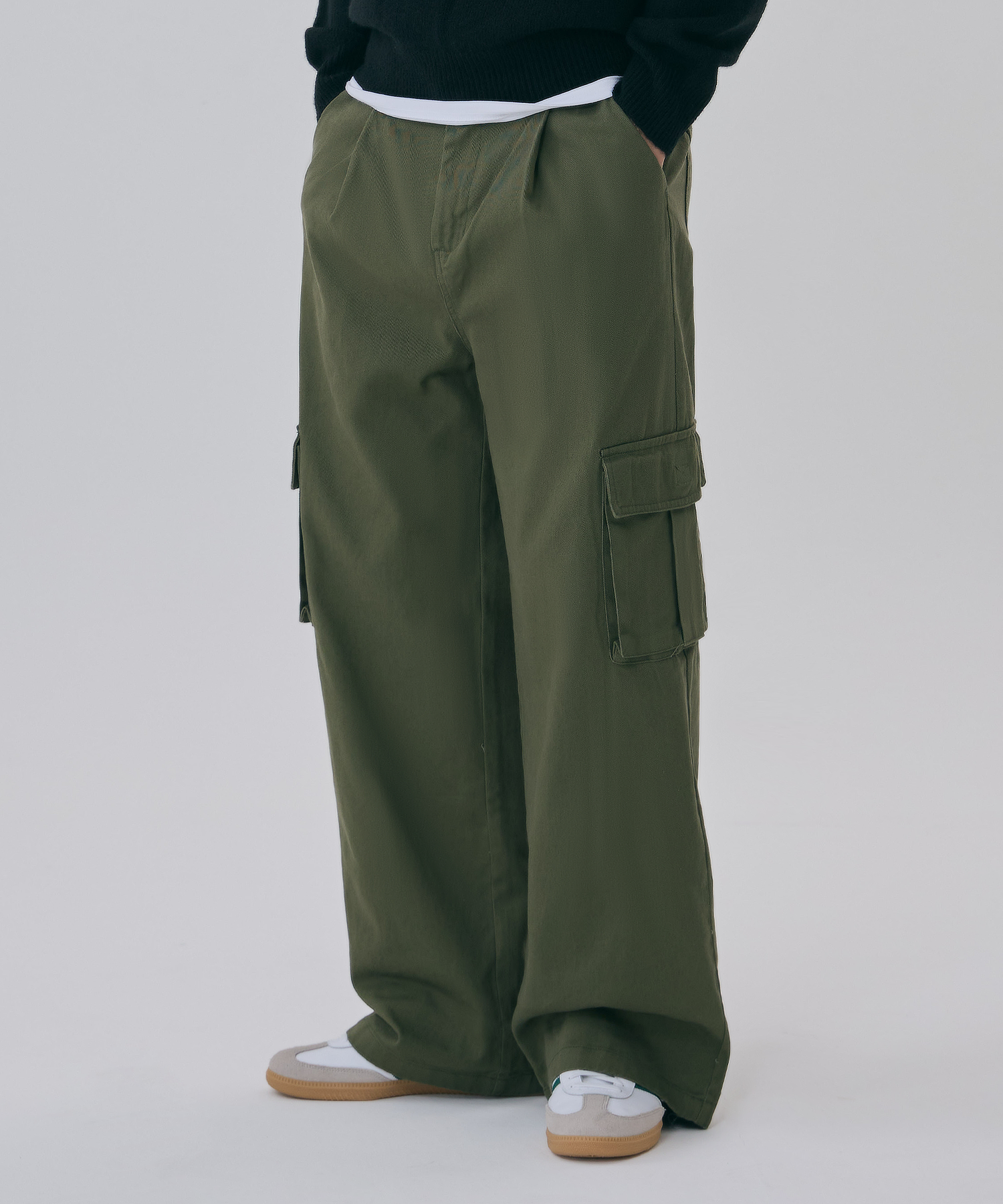 MUSINSA | AGOD Wide big pocket Cotton cargo bendable pants