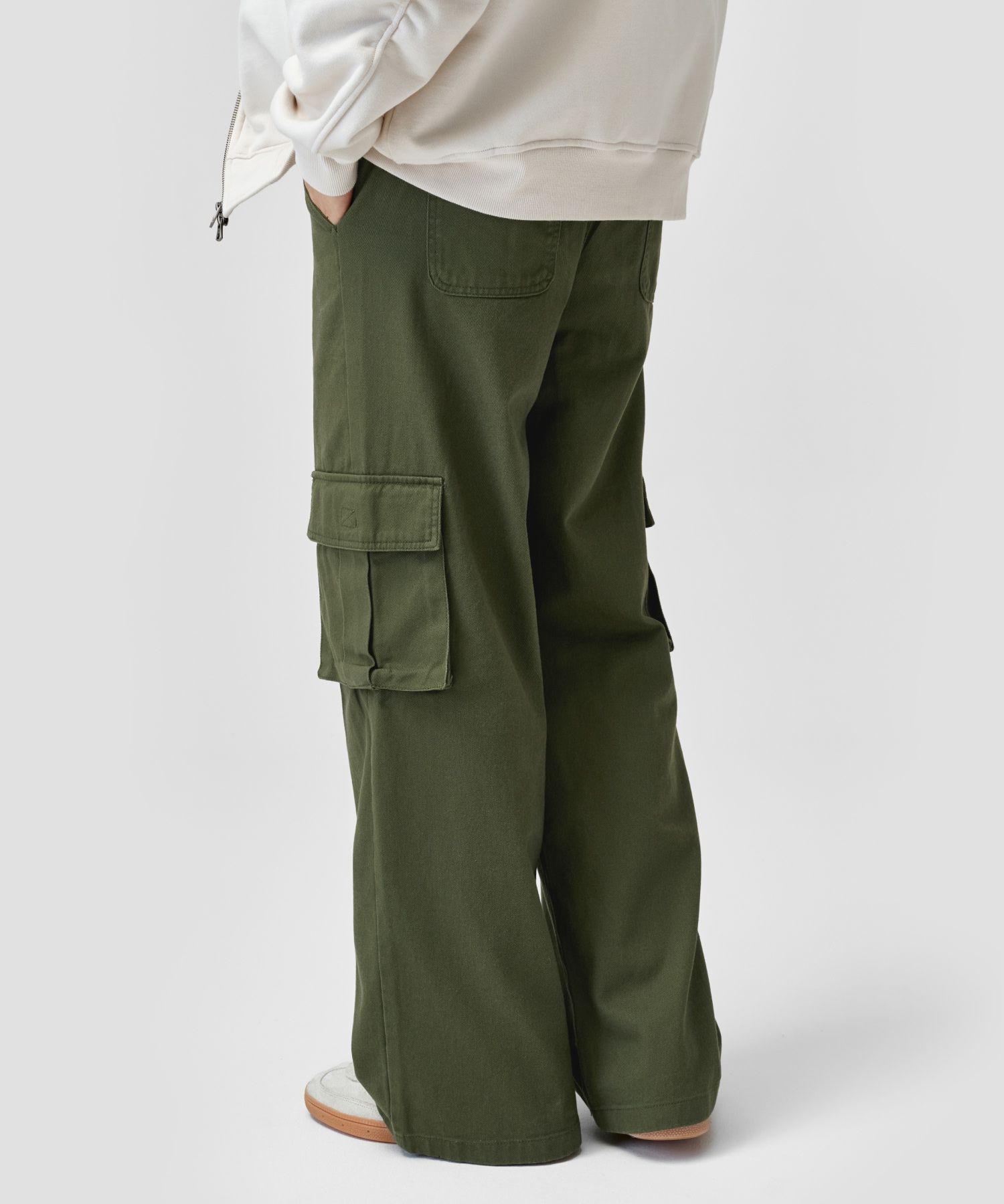 MUSINSA | AGOD Wide big pocket Cotton cargo bendable pants [haki]