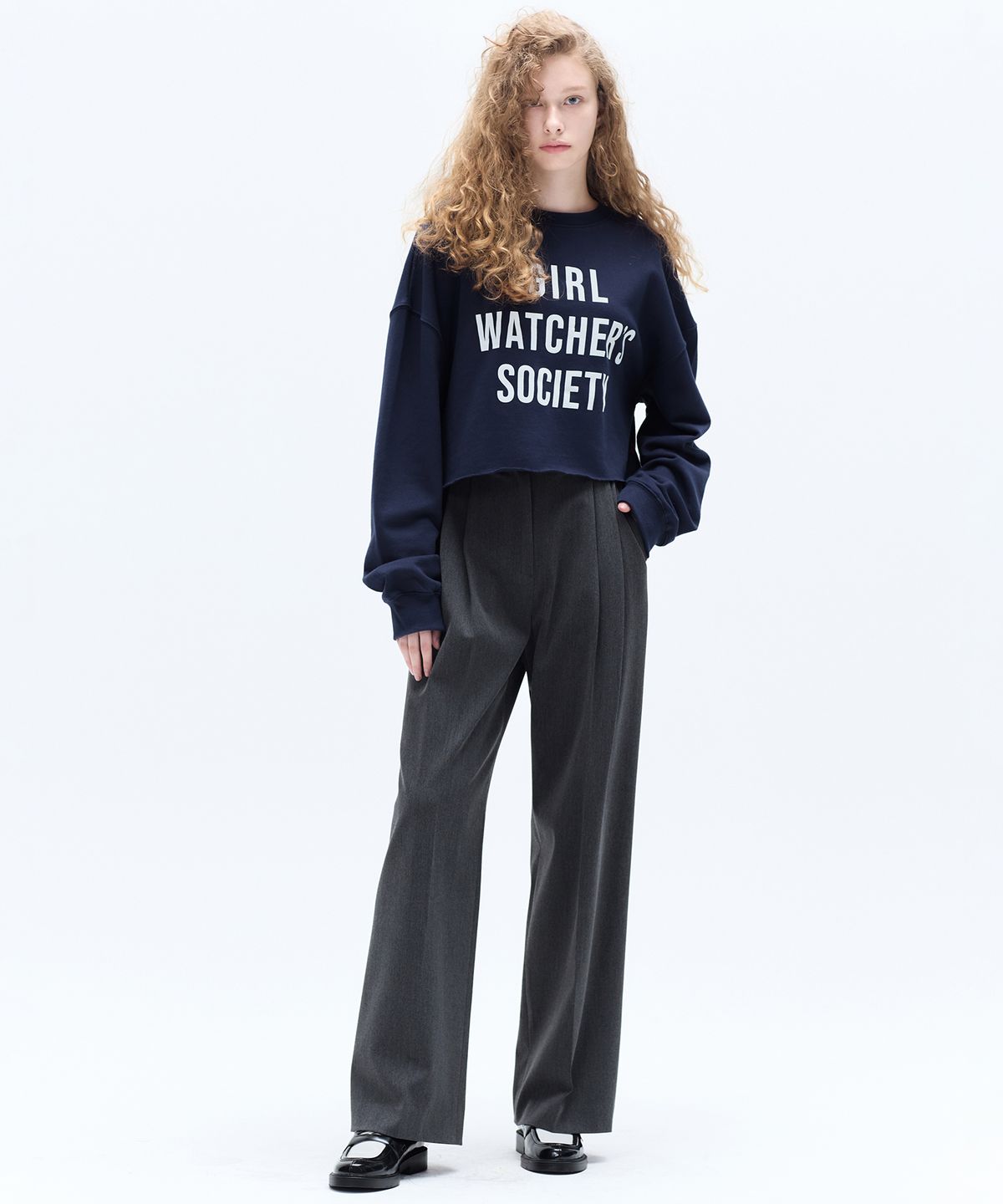 해바이해킴(HAE BY HAEKIM) GIRLS LOGO CROP SWEATSHIRT_NAVY