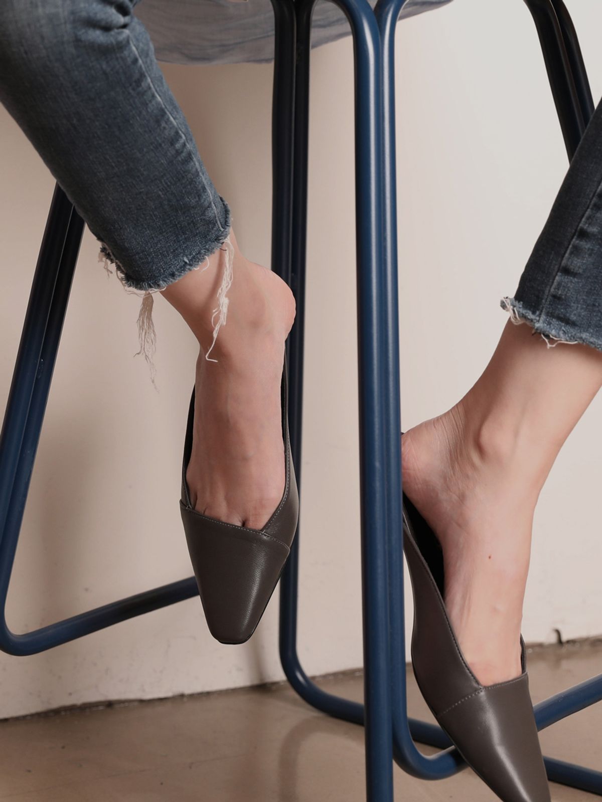 꼼므지(COMMEGEE) Asymmetry mule / CG1022GR