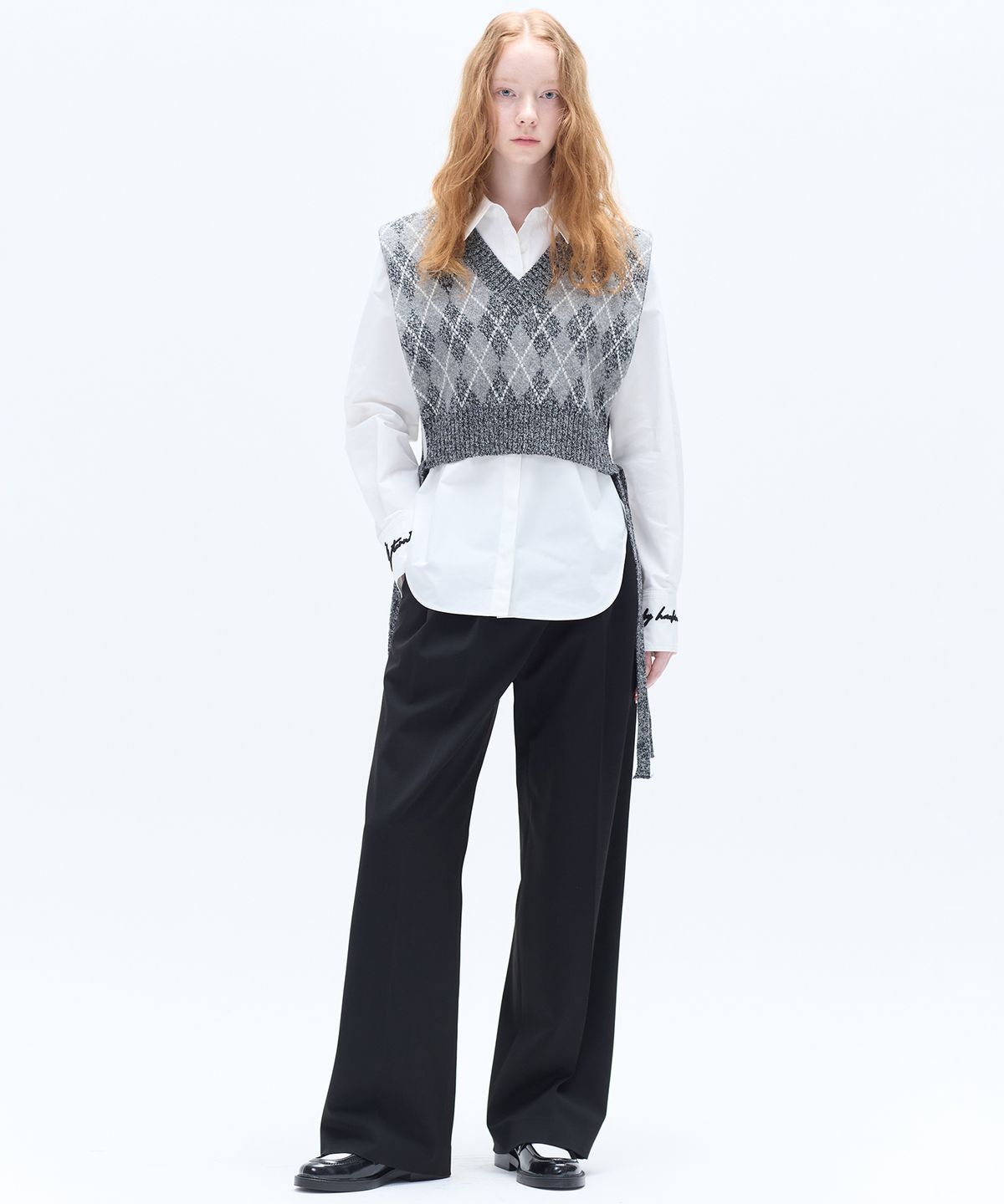 해바이해킴(HAE BY HAEKIM) ARGYLE V-NECK VEST_GREY
