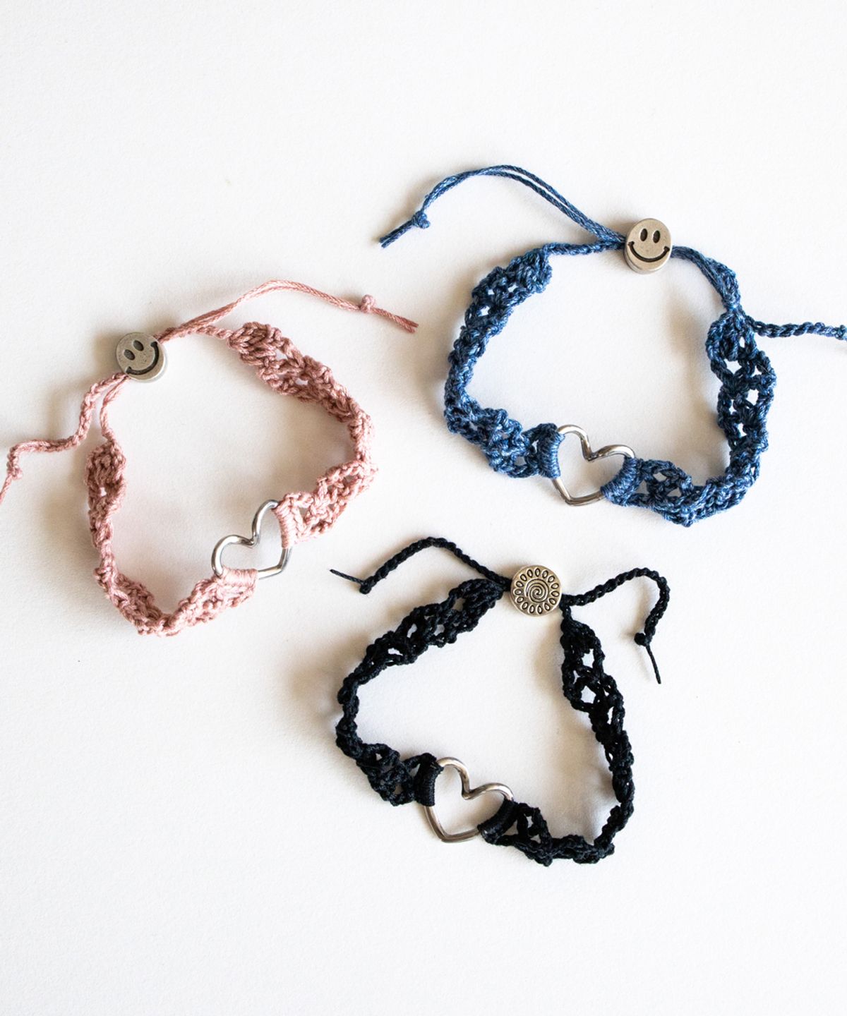 메리모티브(MERRYMOTIVE) Line heart with knit bracelet (3colors)