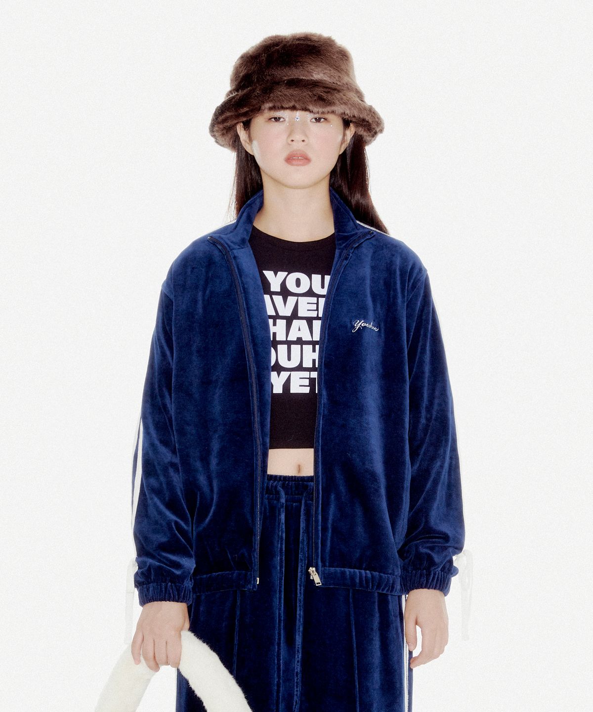 유희(YOUHEE) YOUHEE LETTERING LONG SLEEVE BLACK