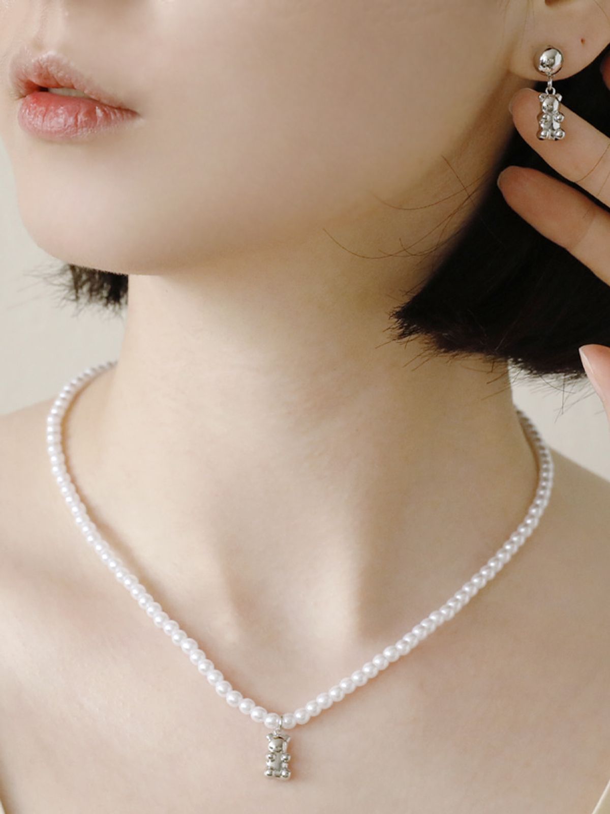 소수(SOSOO) Little Bear Pearl Necklace 리틀 베어 진주 목걸이