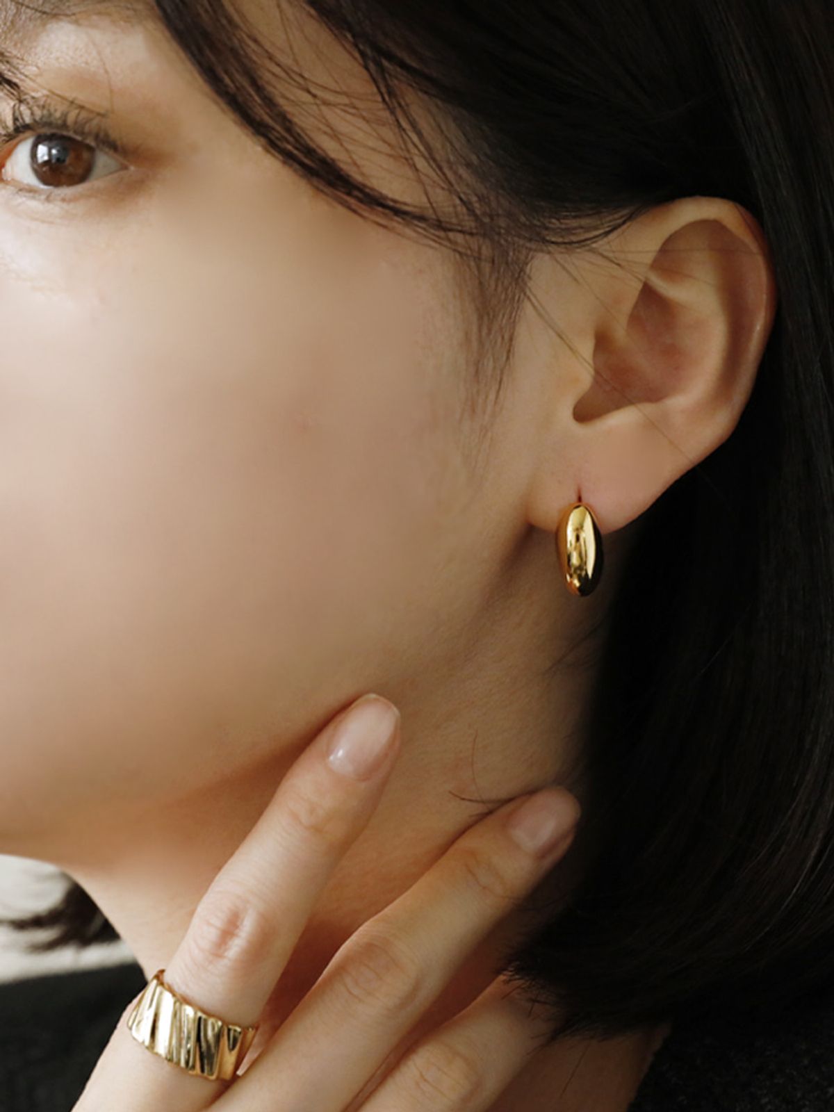 소수(SOSOO) Bell Bold Earring 벨 볼드 귀걸이