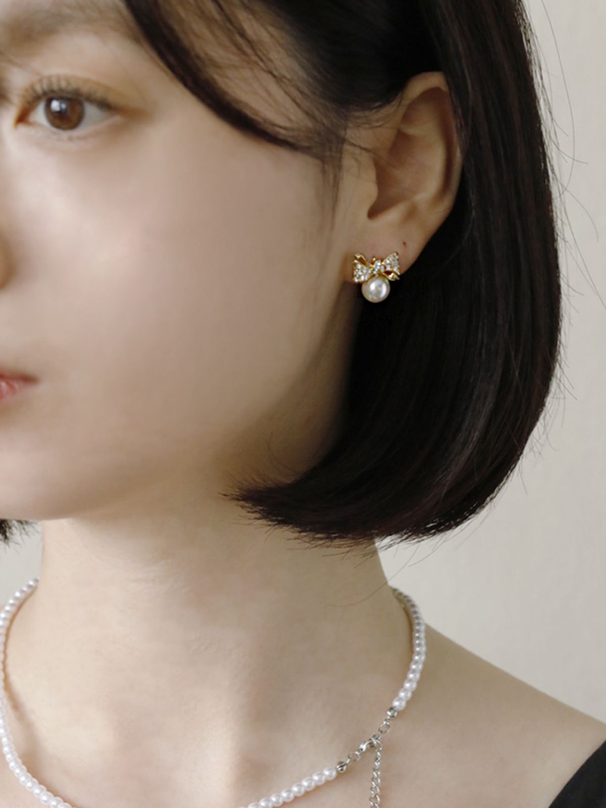 소수(SOSOO) Cubic Ribbon Pearl Earring 큐빅 리본 진주 귀걸이