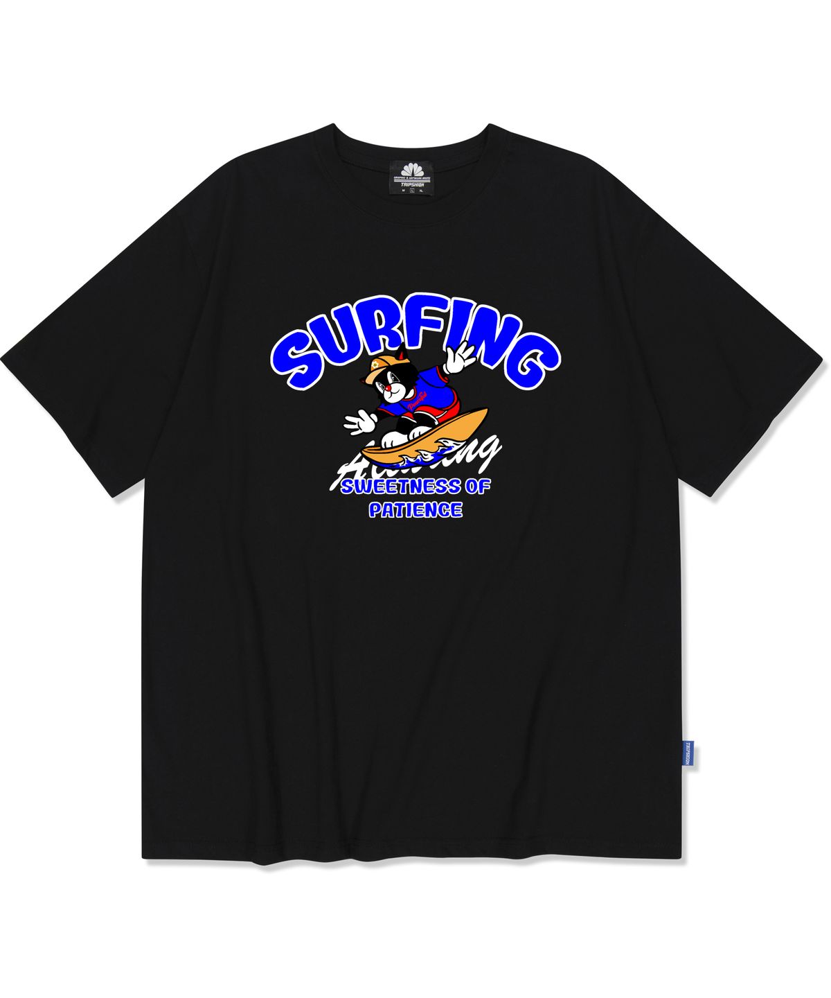 트립션(TRIPSHION) BLUE SURFING CAT GRAPHIC 티셔츠 - 블랙